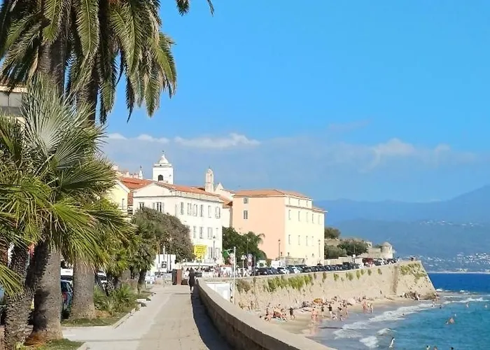 Centre Historique Apartment *